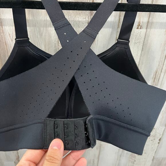 Under Armour Black Rush High Impact Sports Bra Womens Size 34B - Picture 3 of 5